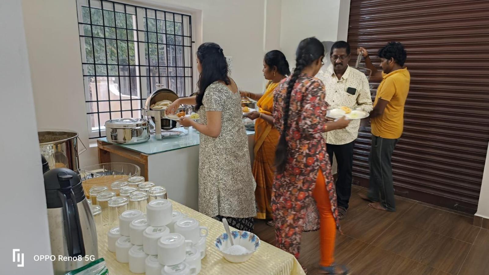 Jn Residency Perungudi Bed & Breakfast Chennai Bagian luar foto