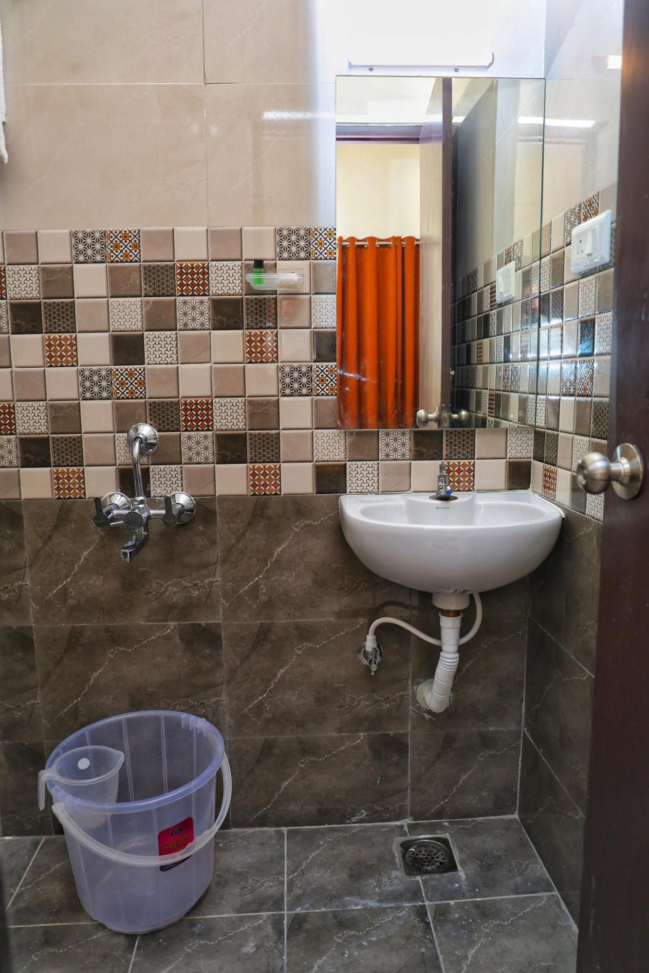 Jn Residency Perungudi Bed & Breakfast Chennai Bagian luar foto