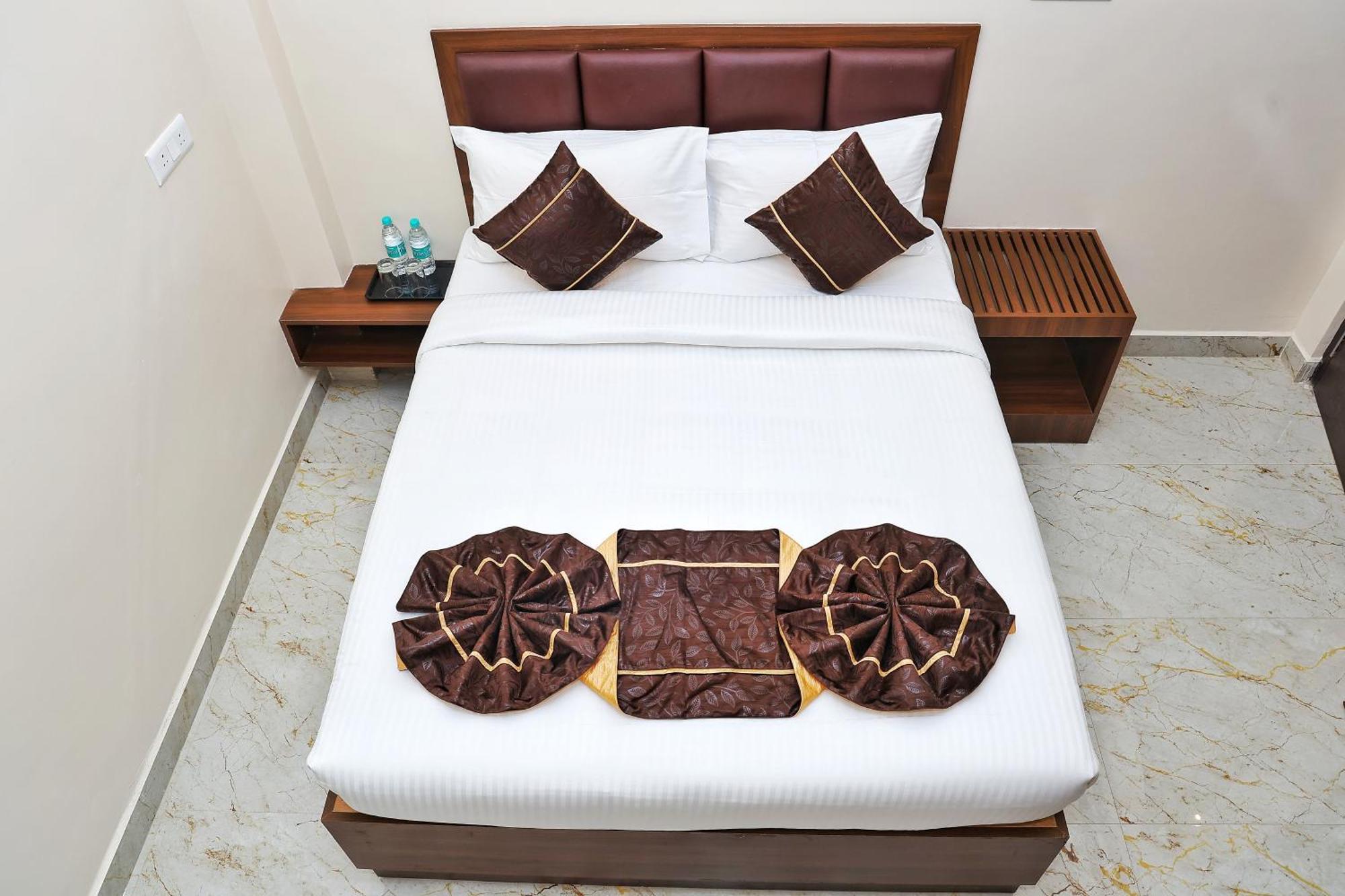 Jn Residency Perungudi Bed & Breakfast Chennai Bagian luar foto