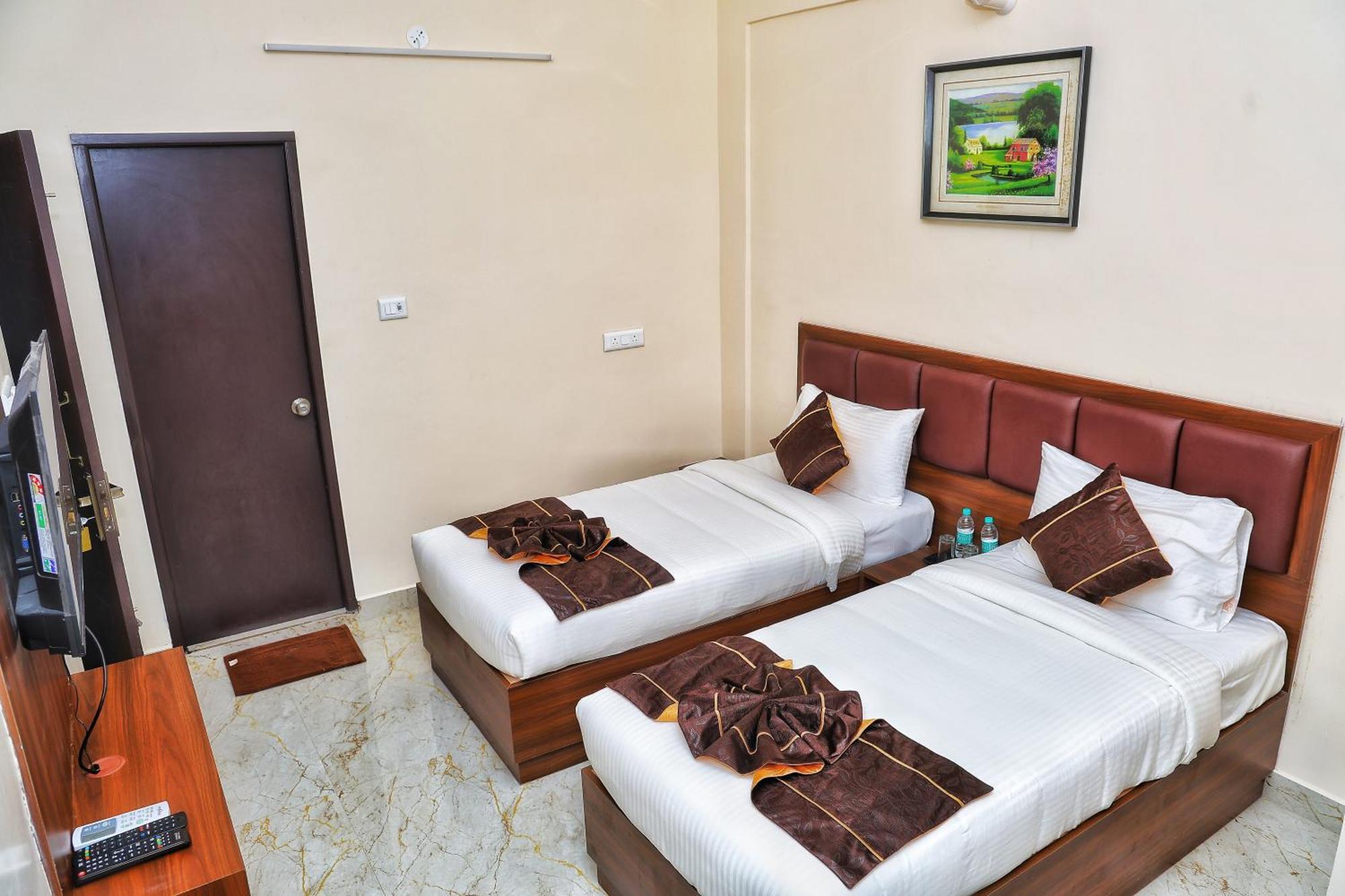 Jn Residency Perungudi Bed & Breakfast Chennai Bagian luar foto